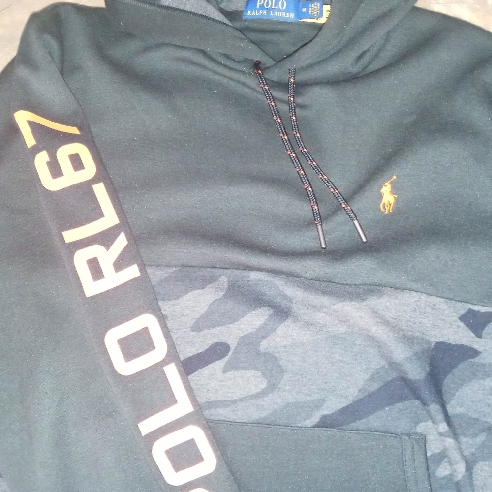 Ralph Lauren set size m great condition no holes or stains